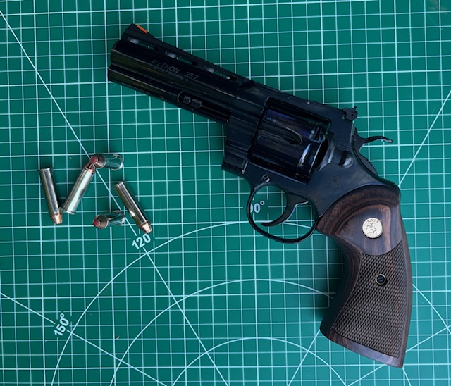 A revolver.